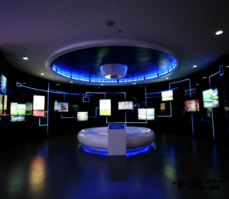 深圳触摸一体机的多样性在数字展厅的作用