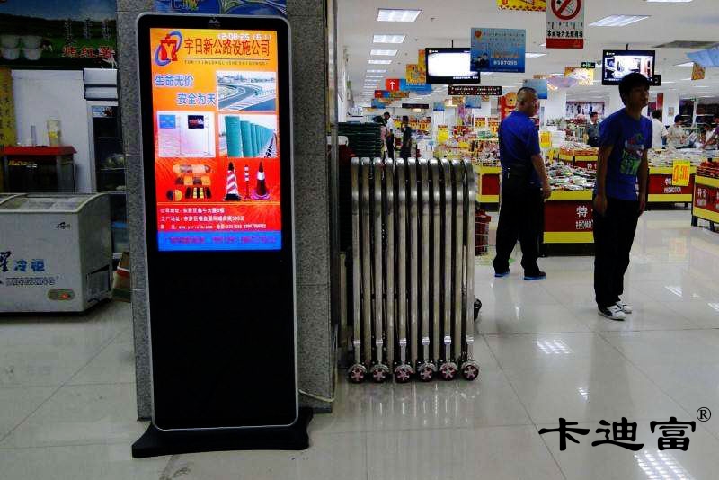 深圳lcd广告机在超市起到什么作用