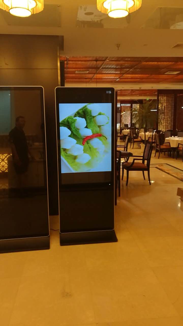 餐饮服务区行业液晶广告机安装效果图片