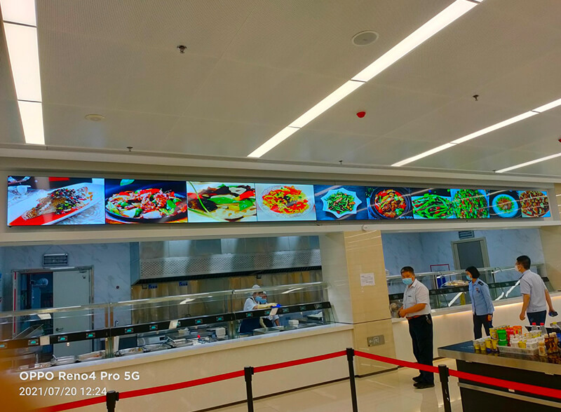 湖北省武汉市一食堂49寸液晶拼接屏安装后的效果