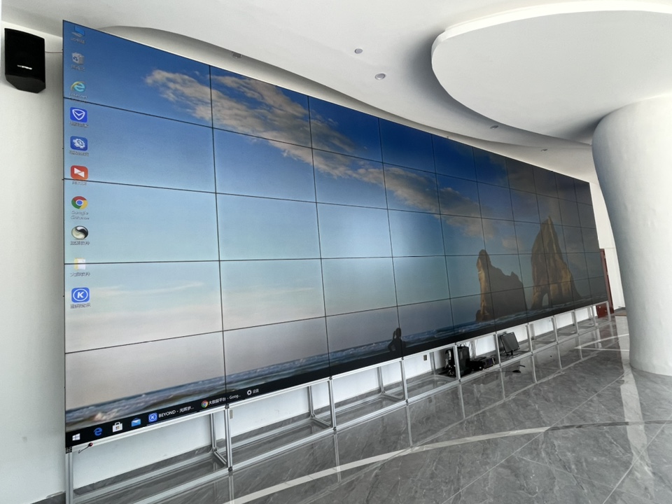 海南三亚展示展览厅55寸液晶拼接屏案例图片