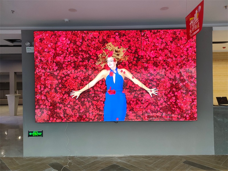 通州区铂金时代广场电影院55寸液晶拼接大屏展示方案