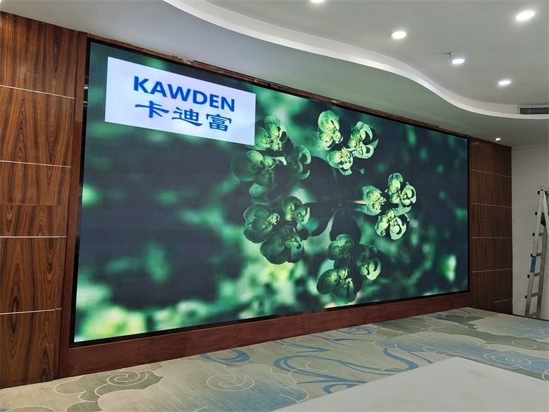 深圳南山青青世界 P2LED屏5.76x2.4米安装案例