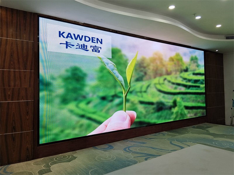 深圳P2LED显示屏屏5.76x2.4米安装案例展示图片