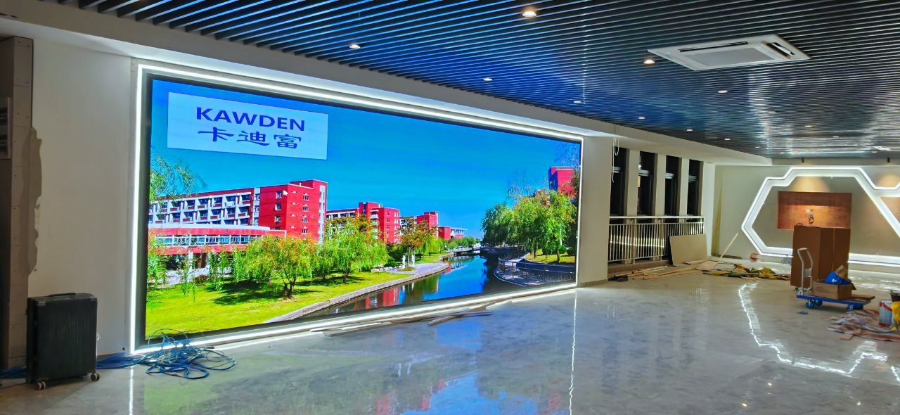 江苏省南京市某职业技术学院项目P2.5 LED 显示屏（长 7.04米， 高2.24米 ）