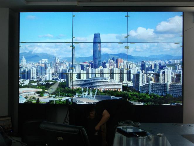 西安某镇政府会议室液晶拼接屏视频方案 