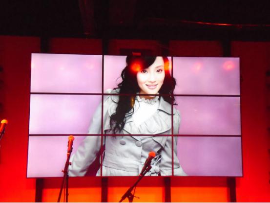 A club LCD wall solution