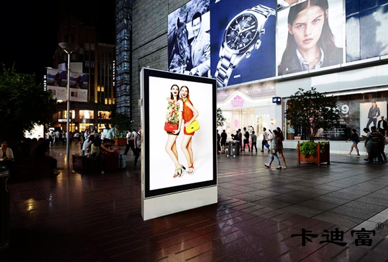 户外广告机厂家带你走进观众的心里