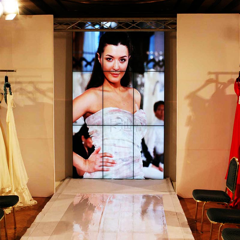 深圳液晶拼接墙厂家对服装品牌专卖店的行业分析 （开新店装修必看）