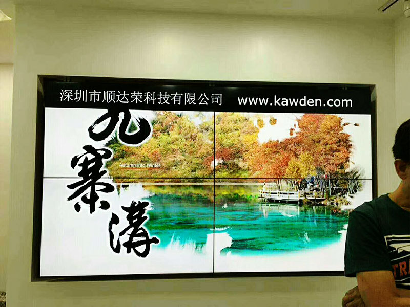 香港海港城49寸液晶拼接屏展示案例