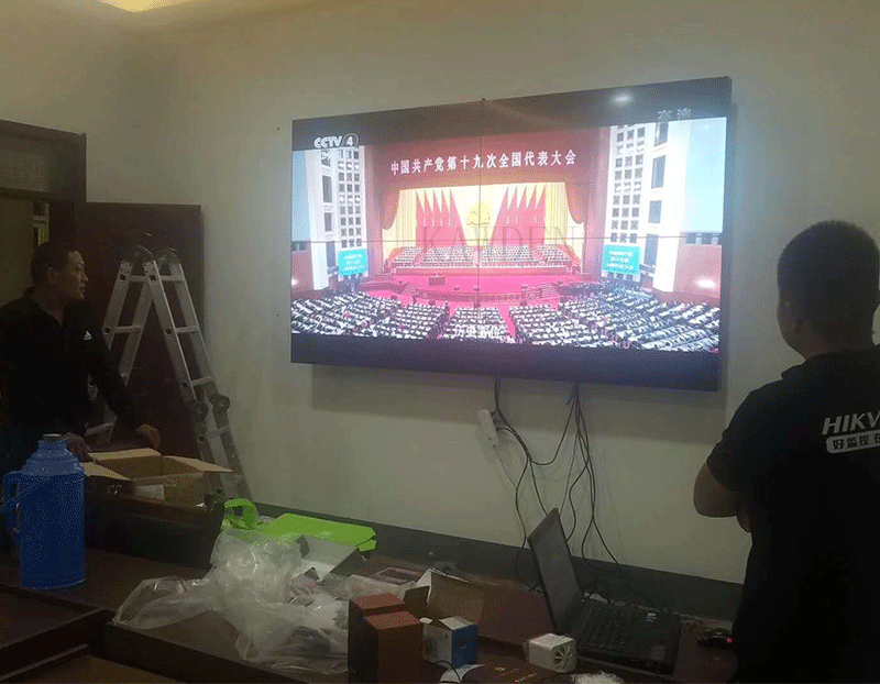 为加强上下宣传互动，山东枣庄村委会DIY液晶拼接屏