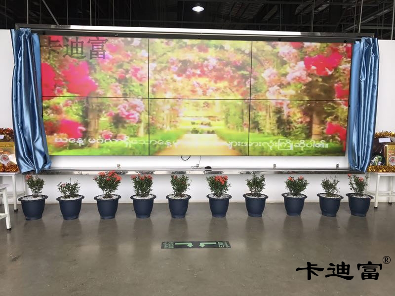 博览会55寸液晶拼接屏案例图