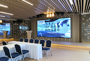 Oled和LCD屏幕哪个好