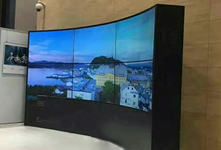 曲面屏幕有什么好处，4K曲面屏效果案例