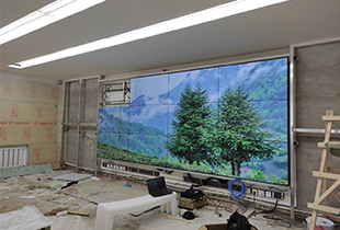 辽宁55寸液晶拼接屏1.7mm拼缝4X3排列安装案例图片展示