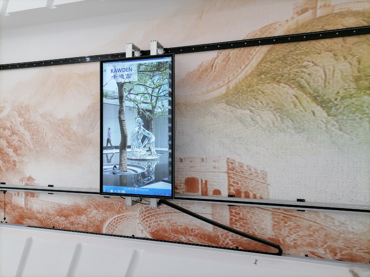 浙江杭州展厅55寸触摸一体机滑轨屏展示