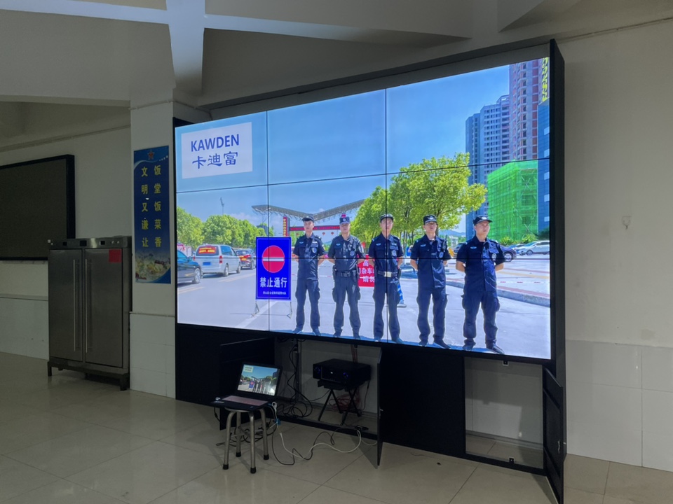 四川乐山某部队食堂应用55寸3.5mm3x3液晶拼接屏展示