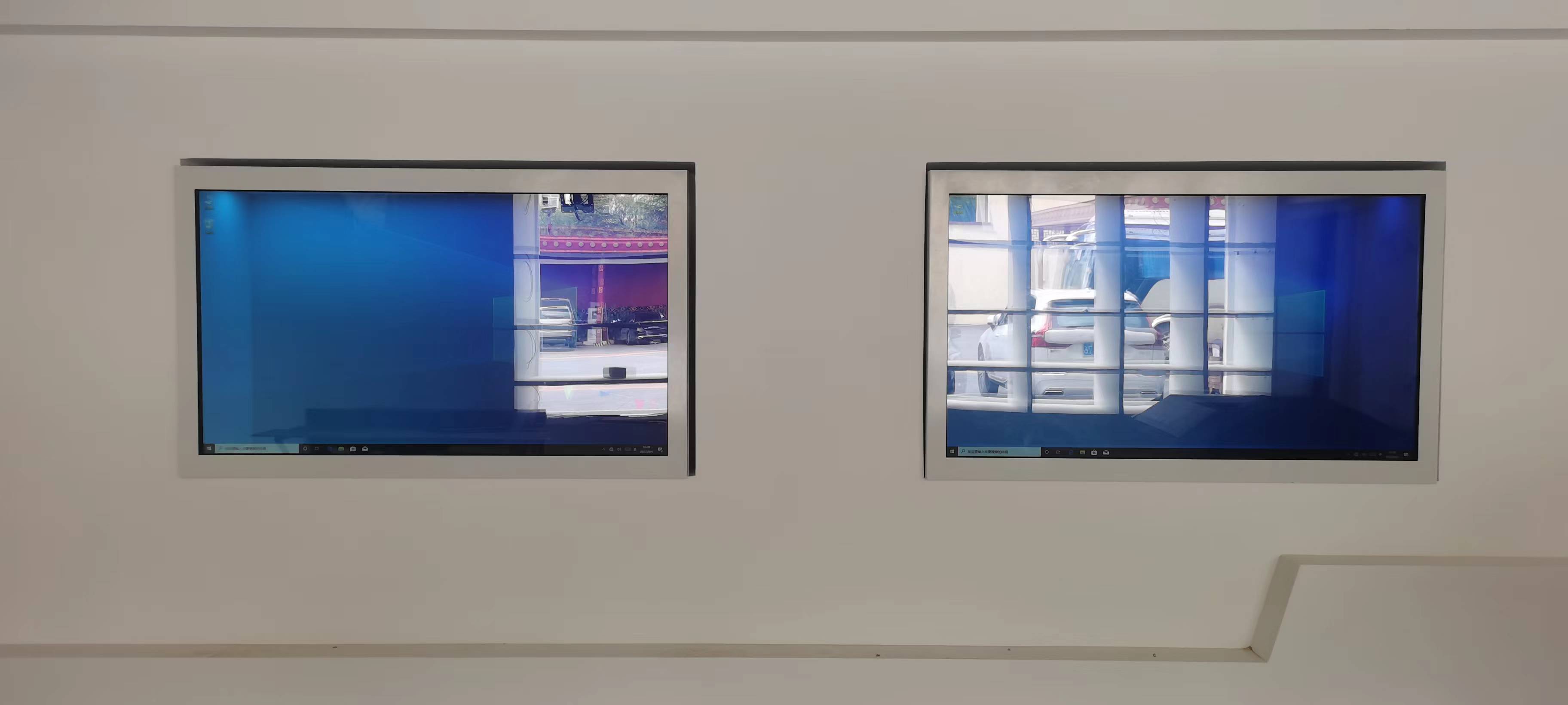 2台55寸透明柜展示