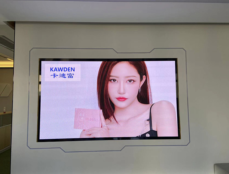 广州LED屏P1.86，2.56X1.44m+100寸广告机方案案例