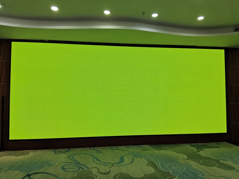  P2LED显示屏屏5.76x2.4米安装案例图片