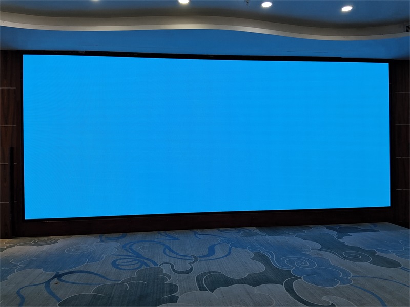  P2LED显示屏屏5.76x2.4米安装案例图片
