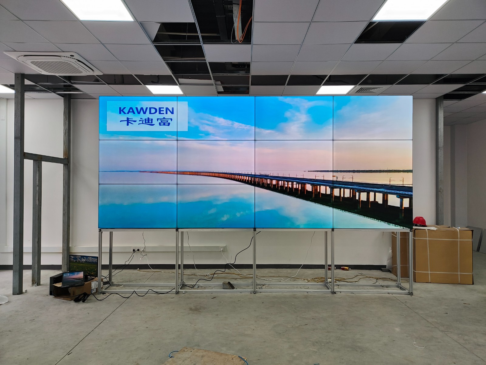 江苏省苏州市55寸1.7MM3X4液晶拼接屏