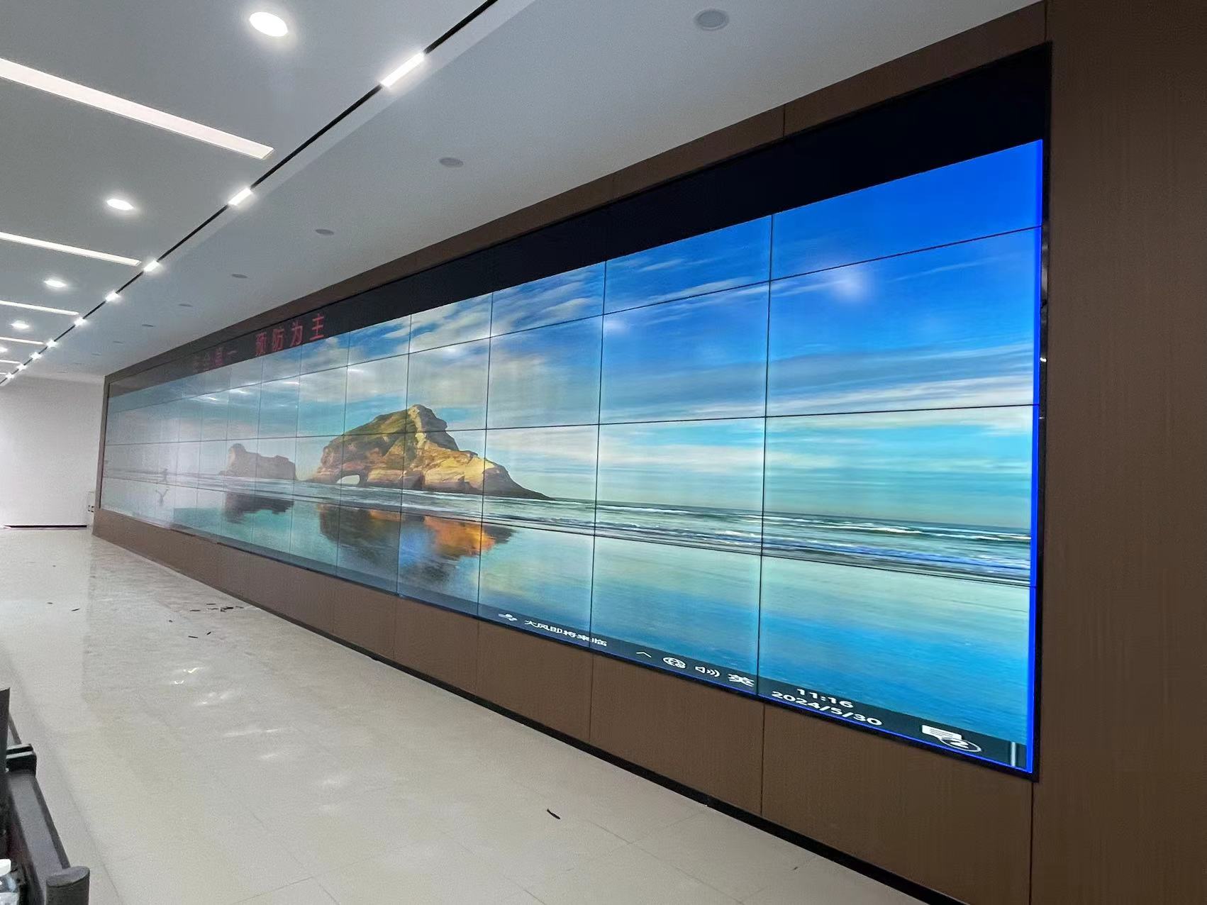 55寸4X15 1.7mm液晶拼接屏效果图