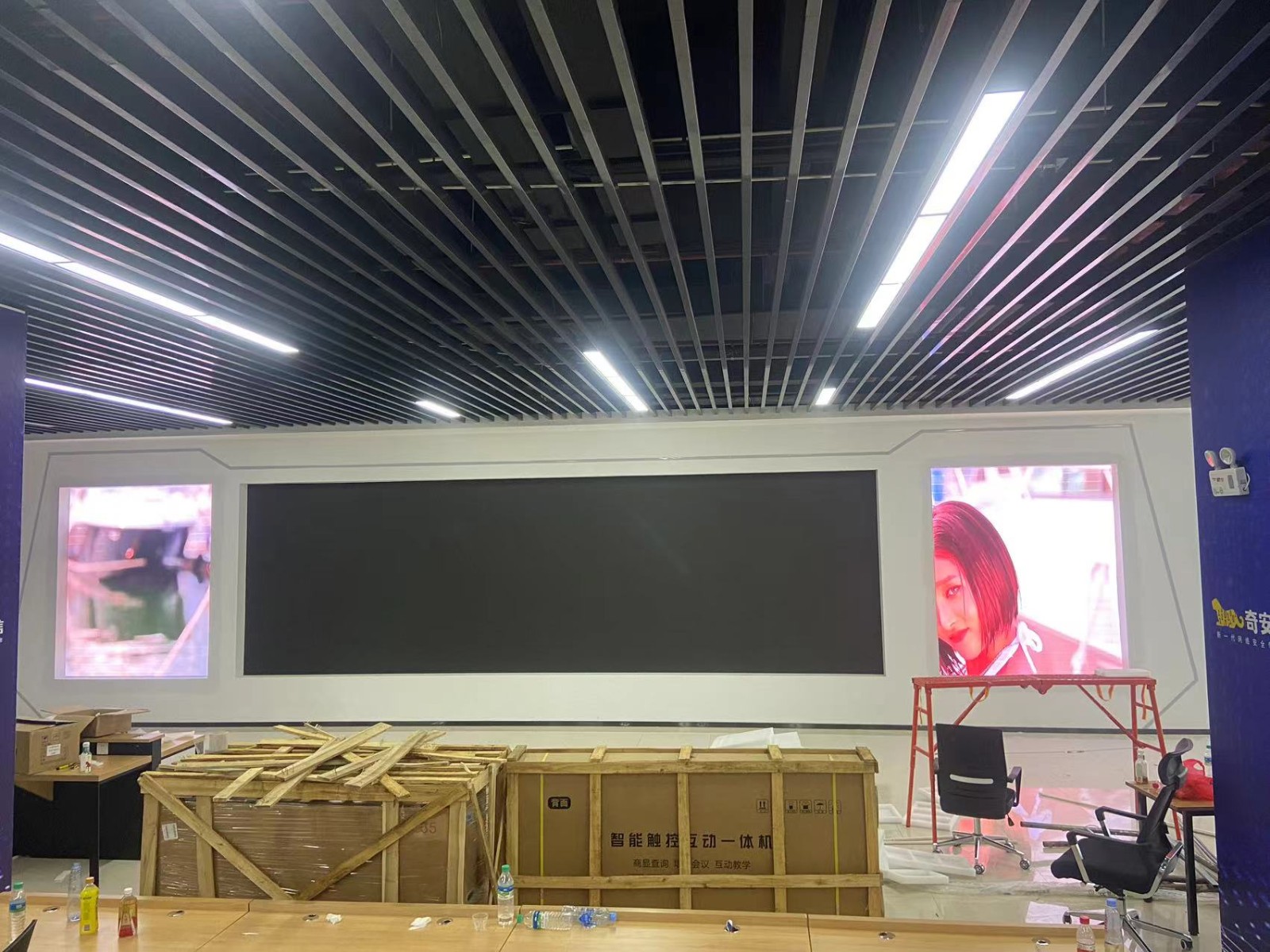 江西省赣州市章贡区展厅项目P1.86led显示屏安装完成