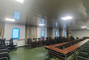 广东省广州市某职工食堂项目49寸红外触摸一体机壁挂安装完成