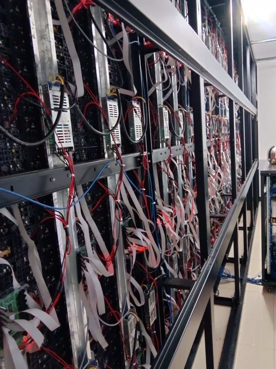 P1.53LED显示屏安装 P1.53LED显示屏安装