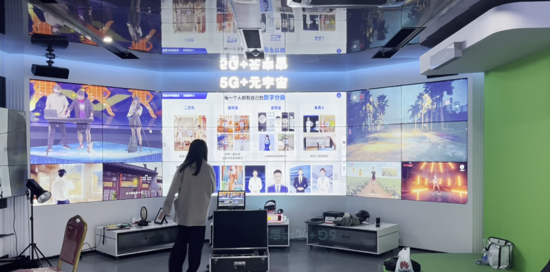 深圳市福田区某公司项目46寸液晶拼接屏（左右两边各3x2拼接，中间3x3拼接）