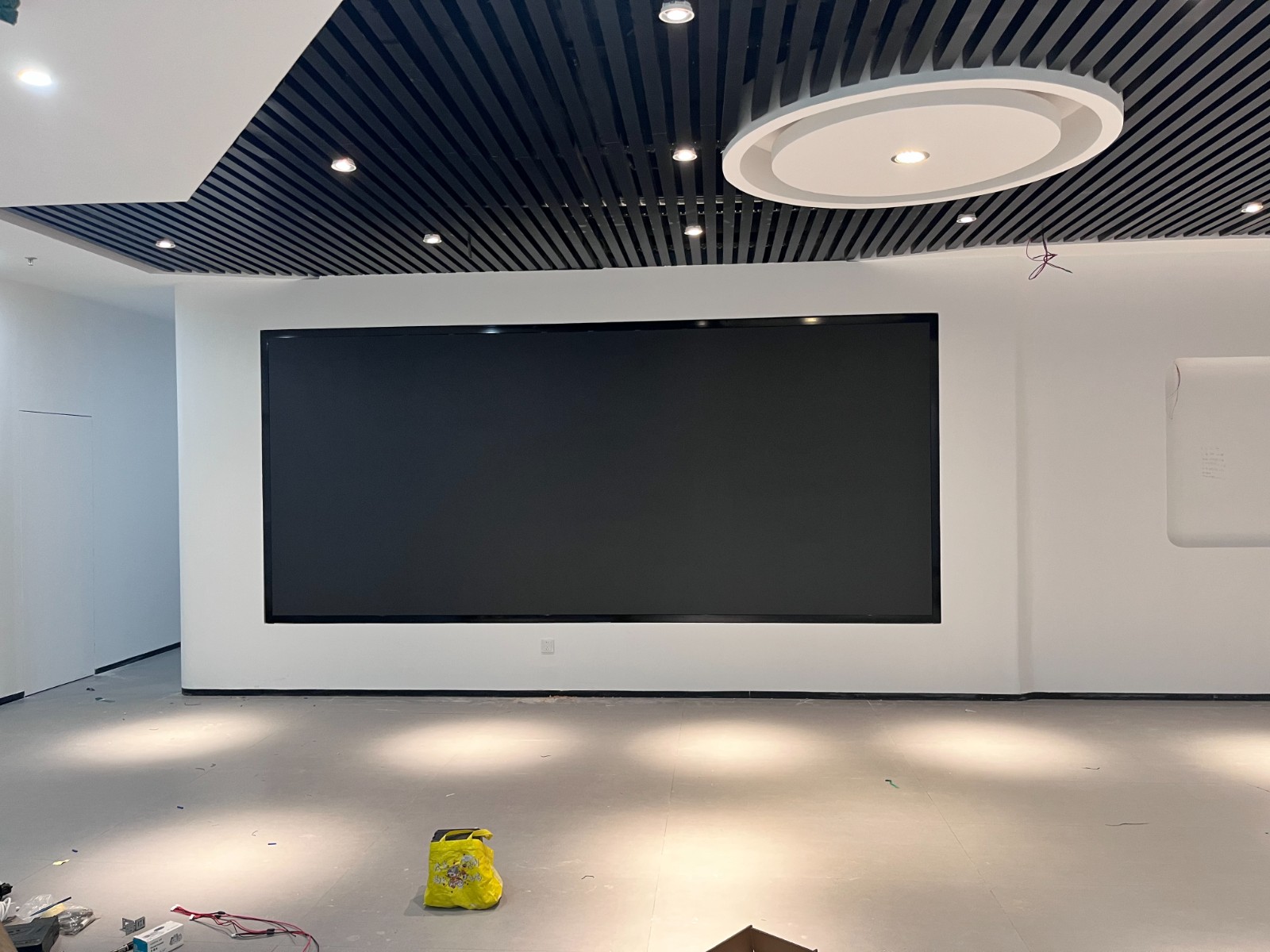 深圳P1.86室内LED显示屏(4.48x1.92 平方)