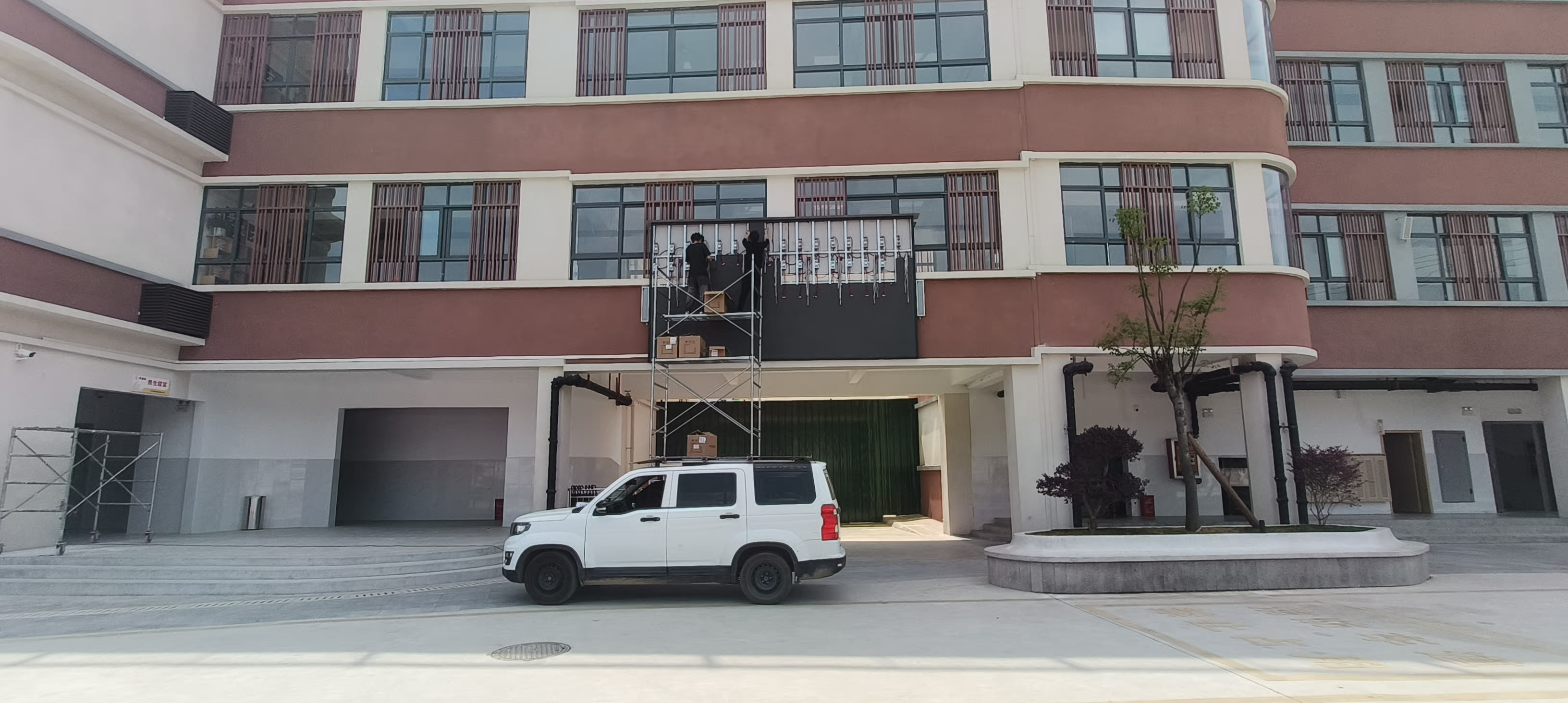 户外P4led显示屏安装