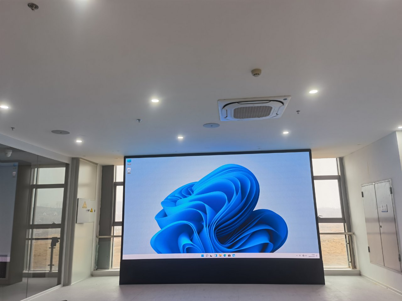 湖北武汉华大P2.0 LED大屏案例图片