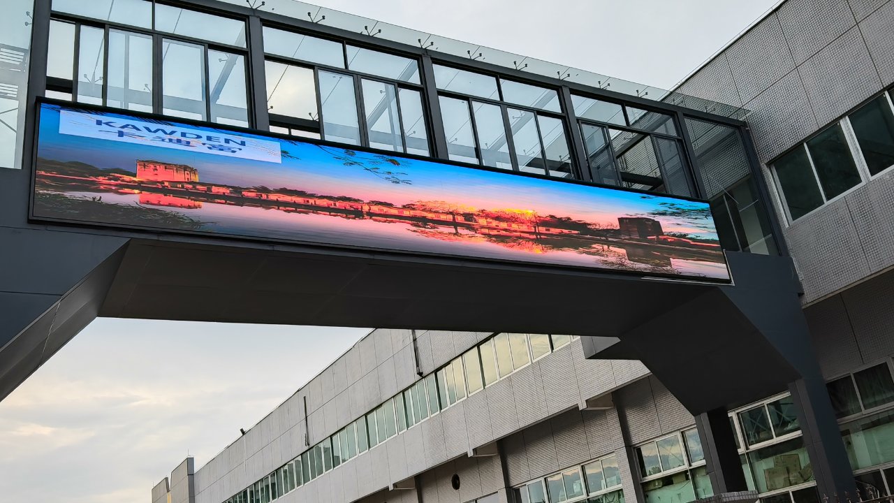 户外P4led显示屏成功点亮产业厂区商圈