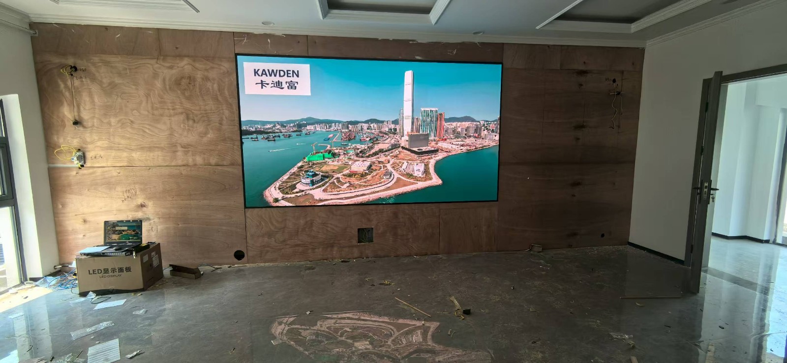 四川乐山市P1.53全彩屏3.2×1.76会议室案例