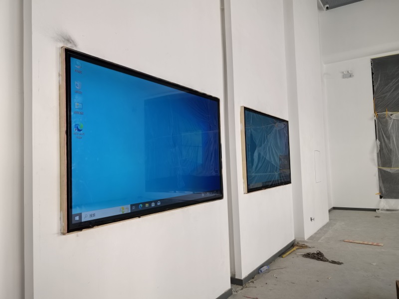 湖北十堰快递物流产业园85寸广告机安装 湖北十堰快递物流产业园85寸广告机安装