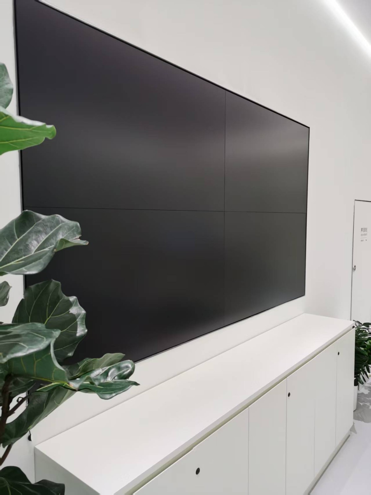 北京市朝阳区保利广场新氧门店55寸0.88mm2x2液压支架