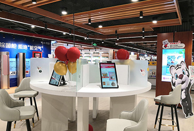 国美电器智能导购升级，触控一体机打造沉浸式购物新体验